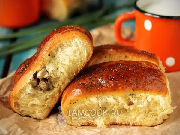 Фото готового блюда: Пирожки с мясом в духовке