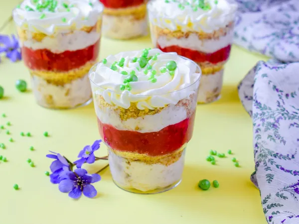 Фото блюда: Трайфл с клубникой и бананом