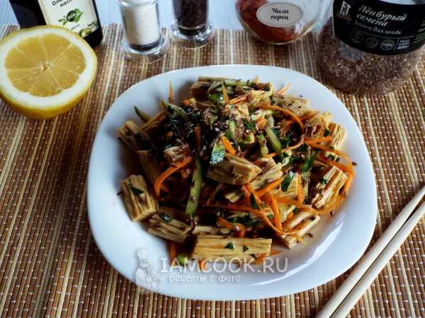 Фото готового блюда: Постный салат с маринованной «спаржей»