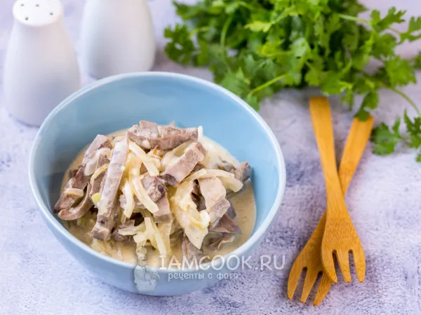 Фото готового блюда: Свиное сердце в сметане с луком