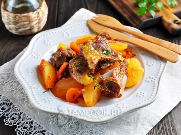 Фото блюда: Тушеные говяжьи ребра с картошкой