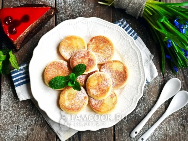 Фото блюда: Сырники без яиц со сметаной