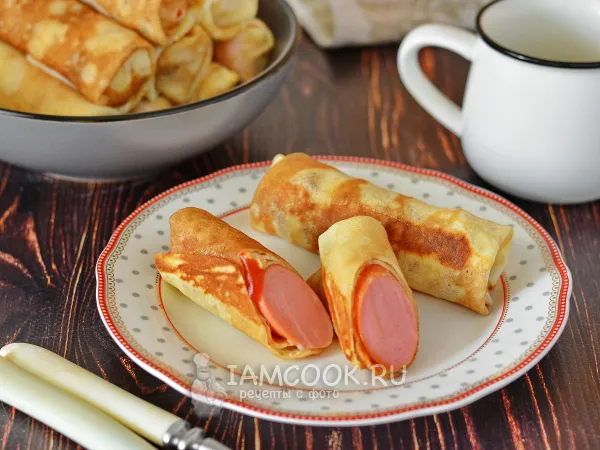 Фото готового блюда: Блины с сосисками