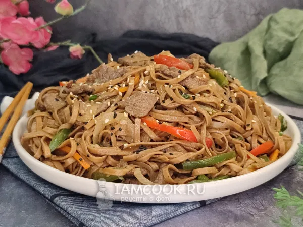 Фото блюда: Вок с говядиной и гречневой лапшой
