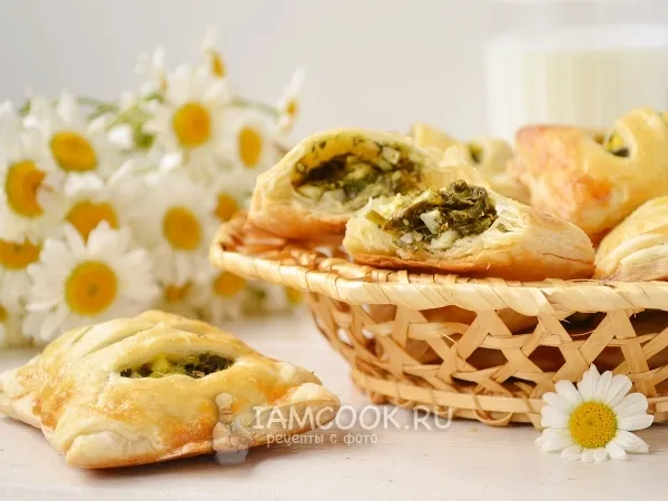 Фото готового блюда: Пирожки с черемшой и яйцом