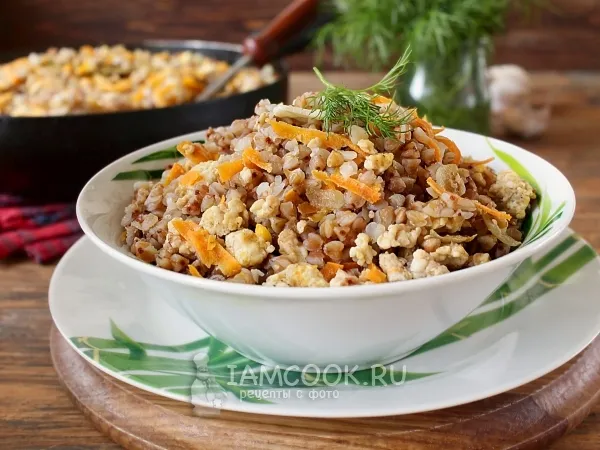 Фото готового блюда: Гречка с куриным фаршем
