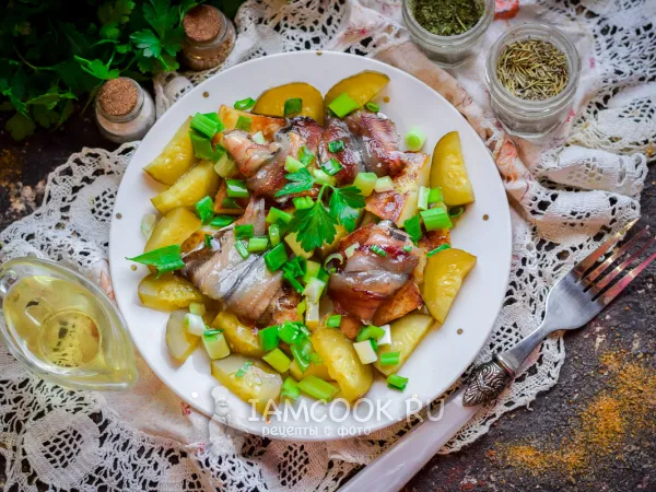 Фото блюда: Салат «Минутка» с картошкой и килькой