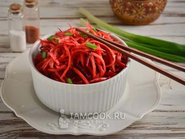 Фото готового блюда: Морковь по-корейски со свеклой и сельдереем