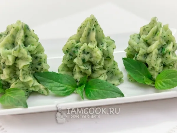 Фото готового блюда: Картофельное пюре со шпинатом и чесноком