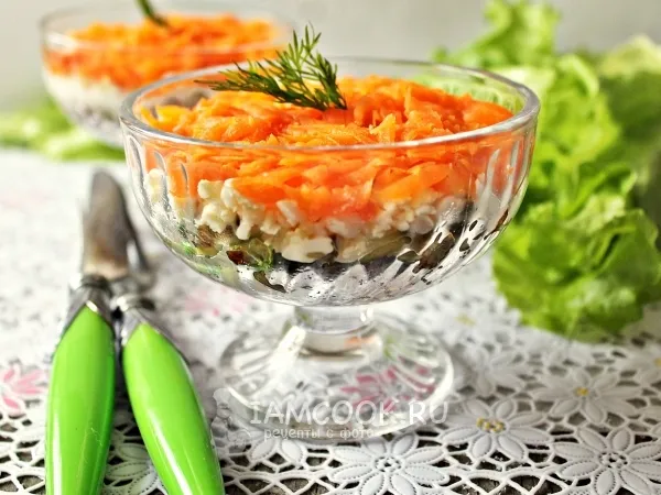 Фото готового блюда: Салат с говяжьей печенью и солеными огурцами