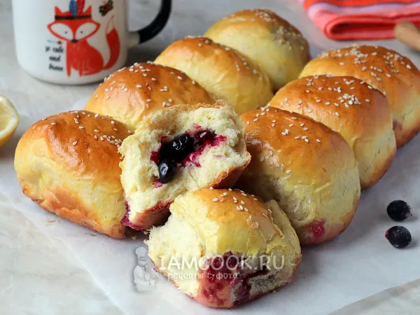 Фото блюда: Булочки с замороженными ягодами