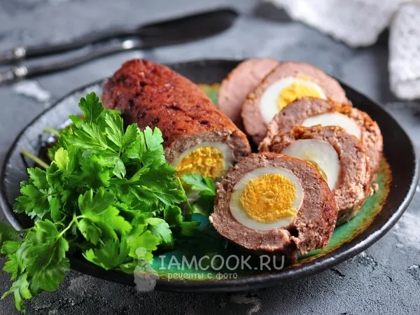 Фото готового блюда: Мясной рулет с яйцом в духовке