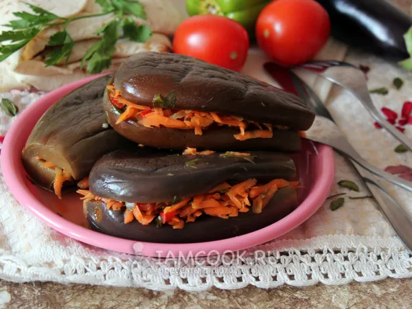 Фото готового блюда: Квашеные баклажаны с морковью, зеленью и чесноком