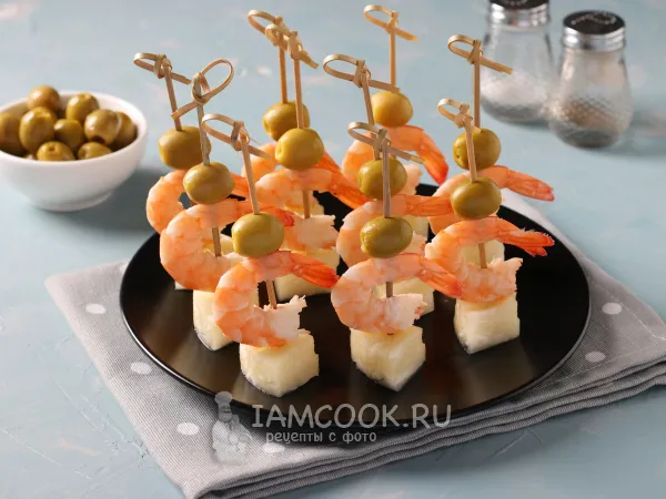 Фото блюда: Канапе с креветками и ананасом на шпажках