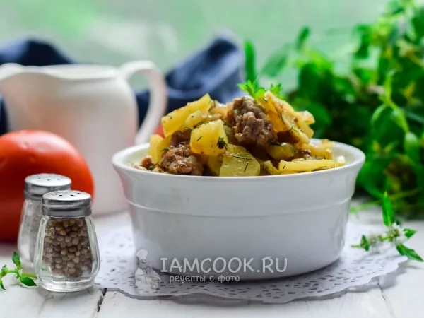 Фото блюда: Жареная картошка с фаршем на сковороде