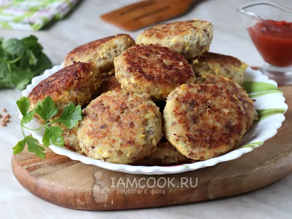 Фото готового блюда: Рыбные котлеты с гречкой