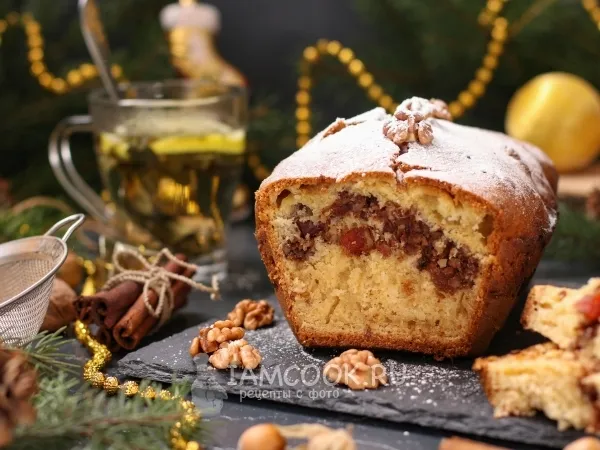 Фото готового блюда: Кекс на сметане с ореховой прослойкой