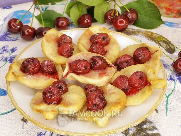 Фото готового блюда: Творожное печенье с вишней