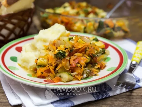 Фото блюда: Запеченное рагу из кабачков в духовке