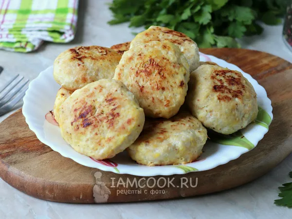 Фото готового блюда: ПП котлеты из куриного фарша на сковороде