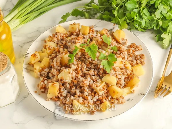 Фото блюда: Гречка с картошкой в духовке