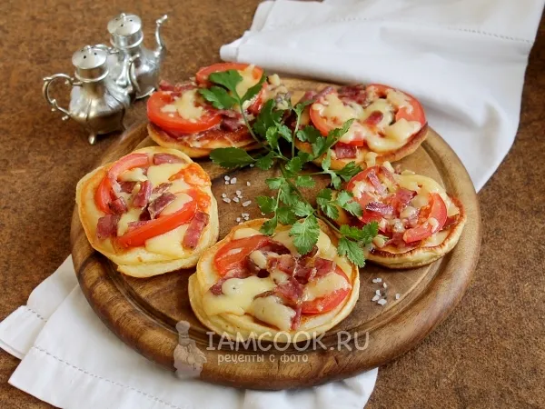 Фото блюда: Оладьи-пиццы на кефире