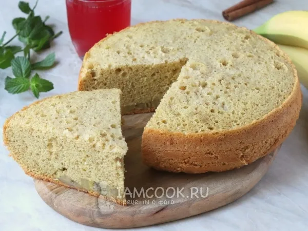 Фото готового блюда: Шарлотка с бананом в мультиварке