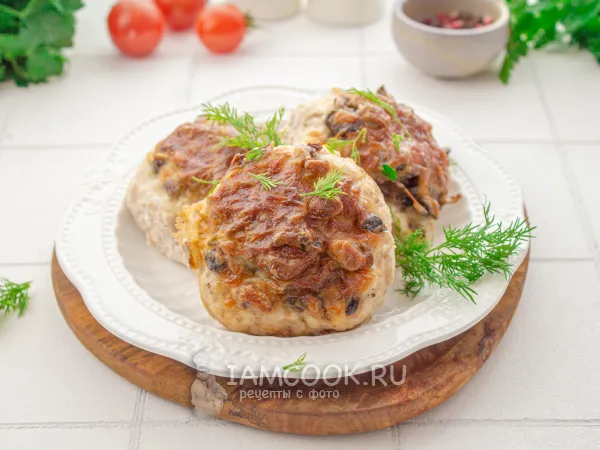 Фото готового блюда: Стожки из фарша с грибами в духовке