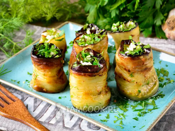 Фото блюда: Рулетики из баклажанов с зеленью и чесноком