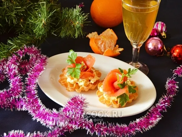 Фото блюда: Новогодние тарталетки с семгой