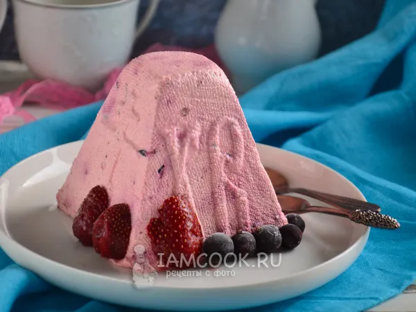 Фото готового блюда: Ягодная творожная пасха