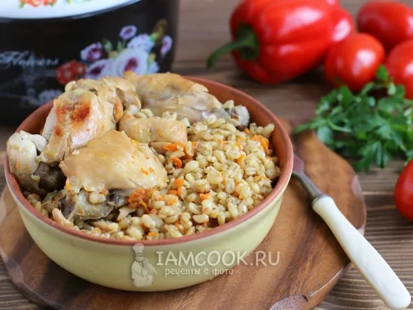 Фото готового блюда: Перловая каша с курицей в мультиварке