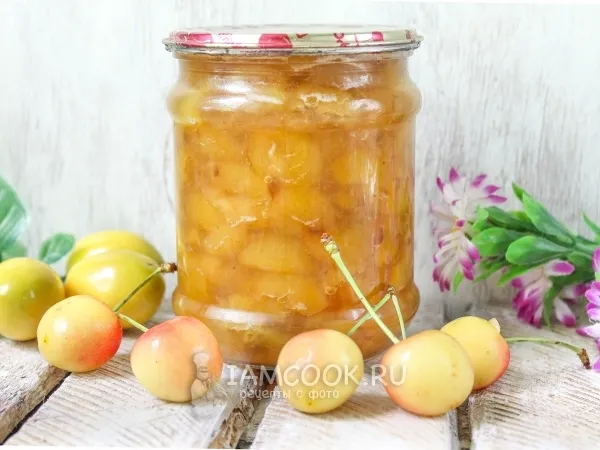 Фото готового блюда: Варенье из белой черешни