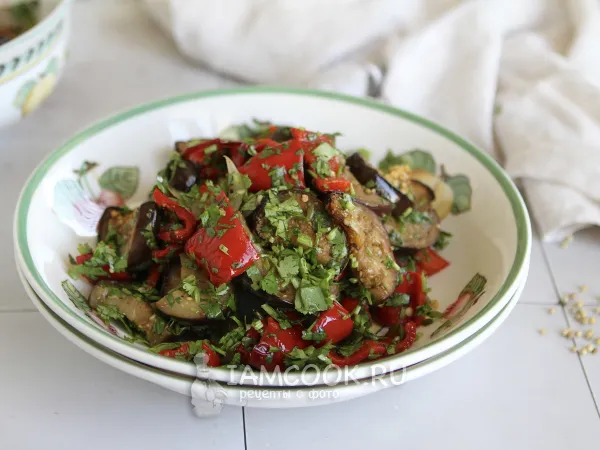 Фото блюда: Запеченные баклажаны с болгарским перцем в духовке