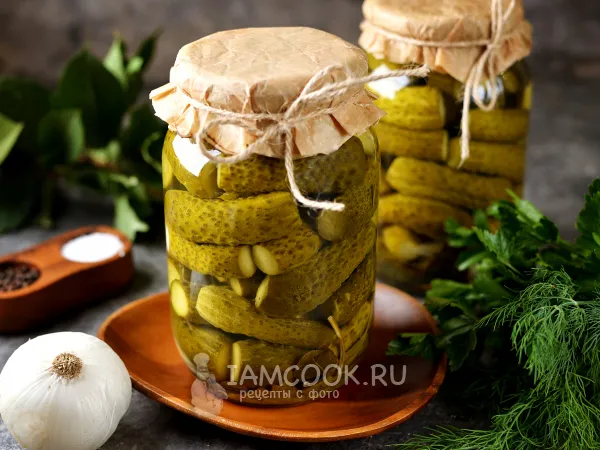 Фото блюда: Маринованные огурцы с дубовыми листьями на зиму