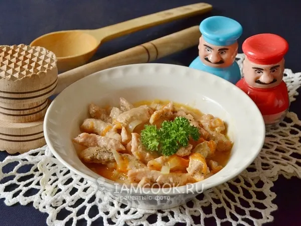 Фото готового блюда: Бефстроганов из индейки