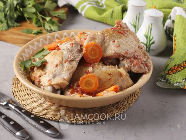 Фото готового блюда: Куриные бёдра в томатно-сметанном соусе