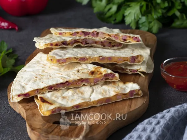 Фото блюда: Кесадилья с ветчиной и сыром