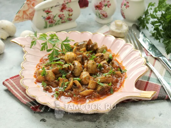 Фото блюда: Шампиньоны в томатном соусе на сковороде