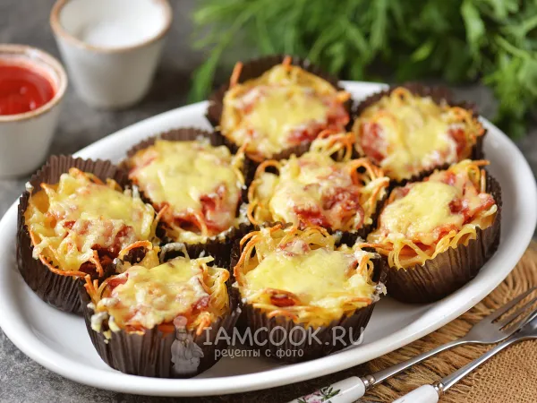 Фото блюда: Маффины из спагетти с ветчиной в духовке