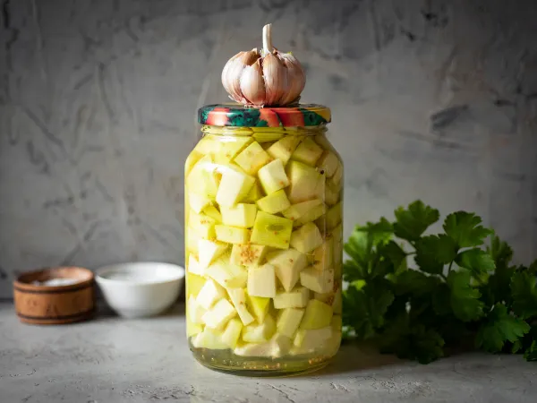 Фото блюда: Хрустящие маринованные кабачки на зиму в банках