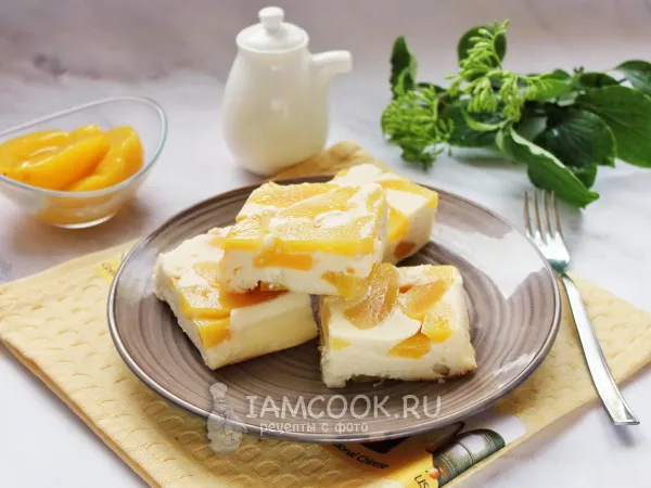 Фото блюда: Творожная запеканка с консервированными персиками