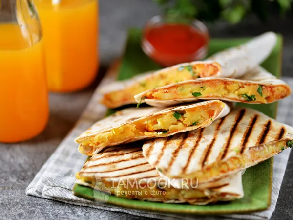 Фото готового блюда: Тако Мексикано с картофелем и сыром