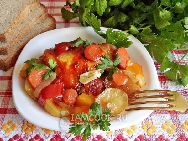 Фото блюда: Курица с овощами в духовке