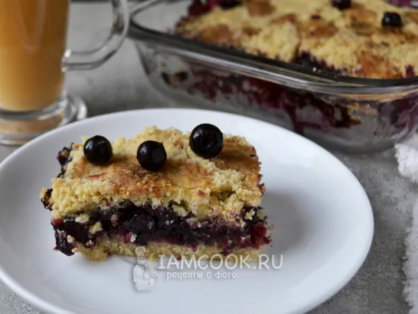 Фото блюда: Насыпной пирог с черной смородиной
