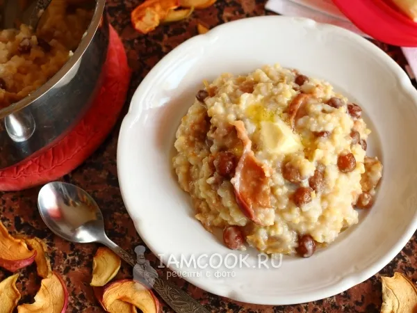 Фото блюда: Каша «Дружба» с сушеными яблоками и изюмом