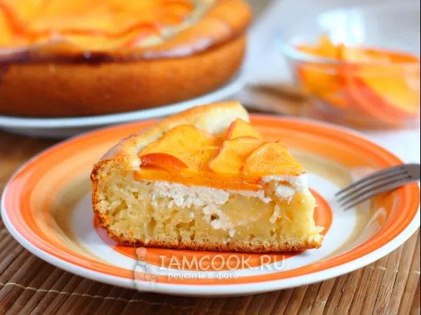 Фото готового блюда: Пирог с хурмой и творогом