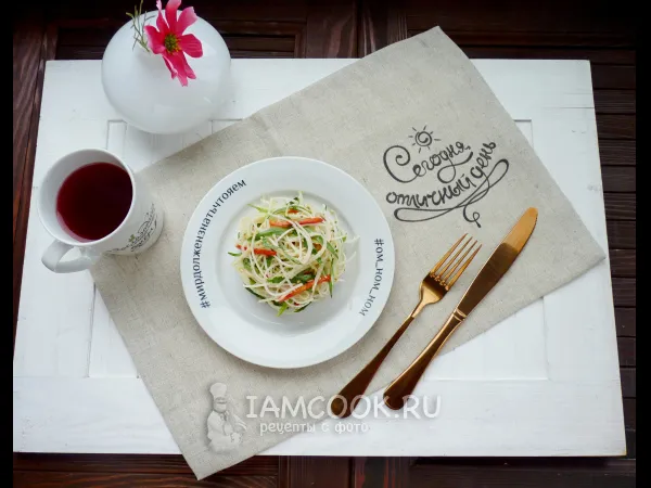 Фото готового блюда: Салат из кольраби с тархуном