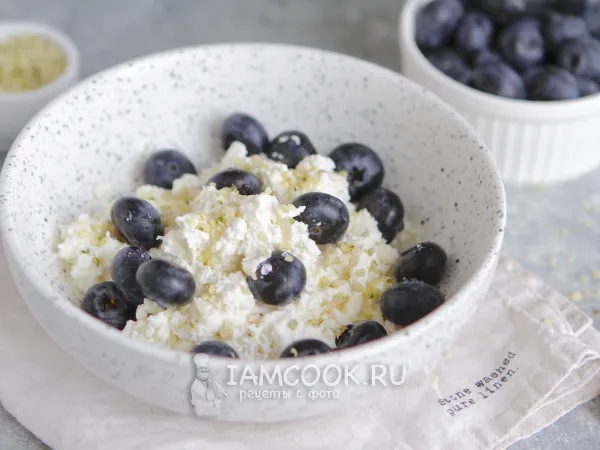 Фото блюда: Творог с голубикой на завтрак
