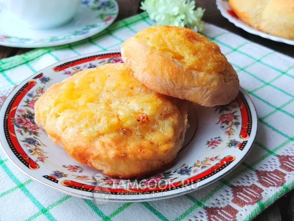 Фото готового блюда: Шаньги с картошкой и сыром